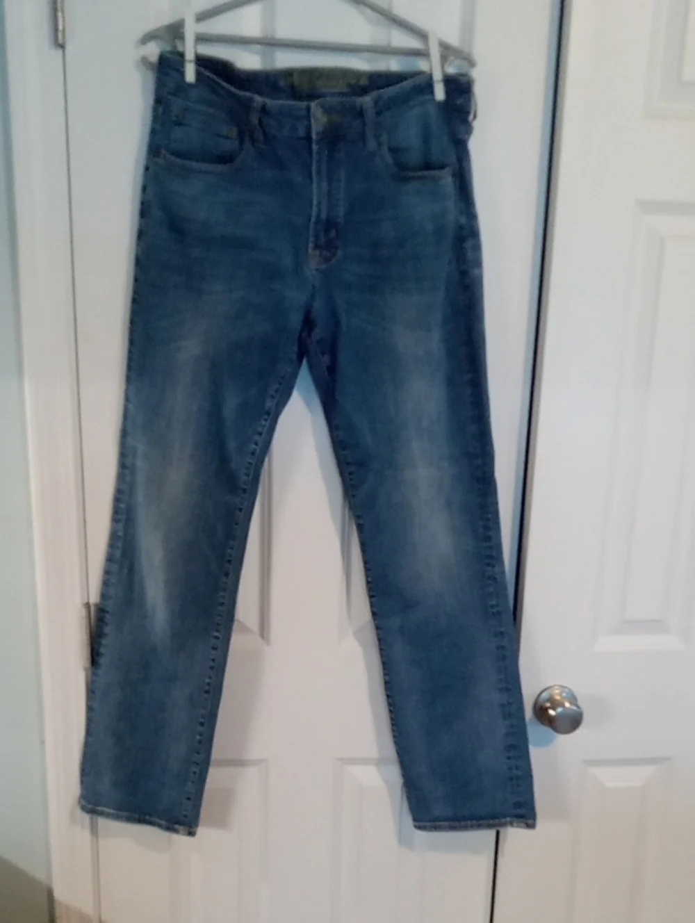 American Eagle Outfitters Men's Straight Denim Jeans - Medium Blue Wash
